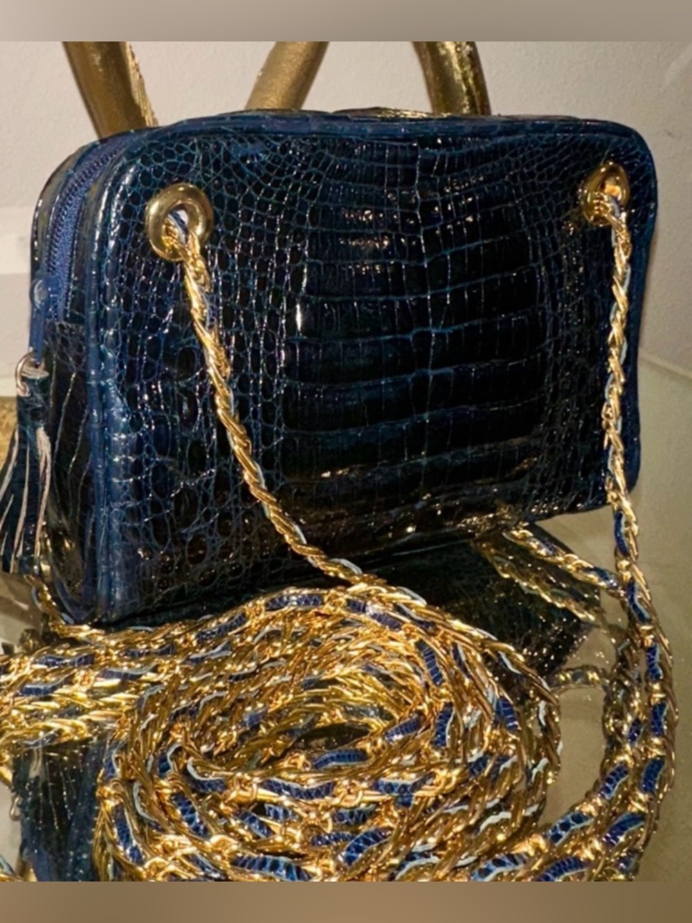 Stunning vintage Luc Benoit genuine crocodile Crossbody Bag Gold Chain alligator